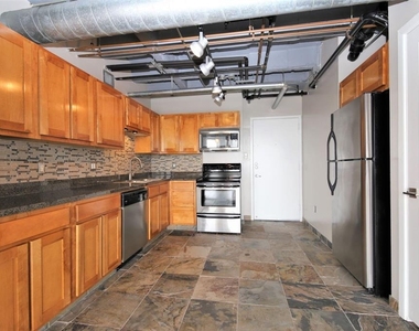 230 W Alabama - Photo Thumbnail 5