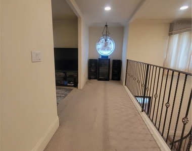 8009 Rose Street - Photo Thumbnail 4