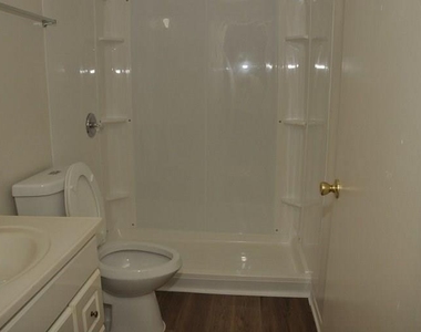 500 E 7th Street - Photo Thumbnail 5