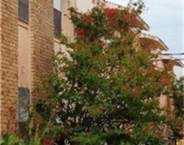 500 E 7th Street - Photo Thumbnail 2
