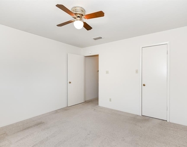 9410 Edgebrook - Photo Thumbnail 6