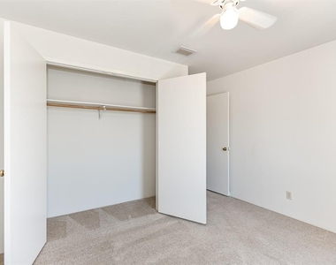 9410 Edgebrook - Photo Thumbnail 10