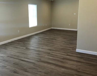 3911 Fulton Street - Photo Thumbnail 7