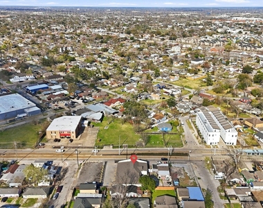 3911 Fulton Street - Photo Thumbnail 40