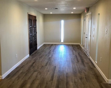 3911 Fulton Street - Photo Thumbnail 31