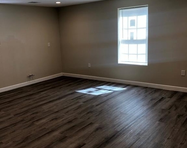 3911 Fulton Street - Photo Thumbnail 12