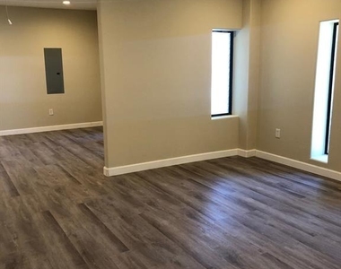 3911 Fulton Street - Photo Thumbnail 5