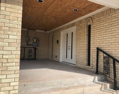 3911 Fulton Street - Photo Thumbnail 3