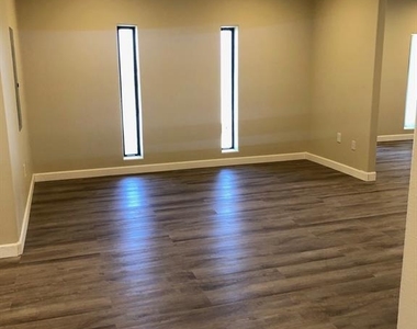 3911 Fulton Street - Photo Thumbnail 32