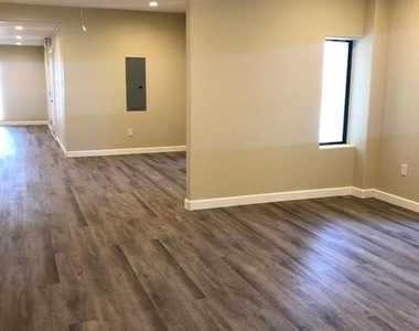 3911 Fulton Street - Photo Thumbnail 33