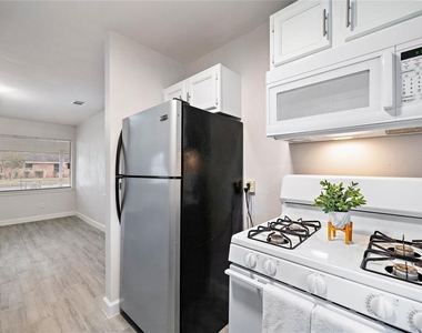 411 Ulrich Street - Photo Thumbnail 6