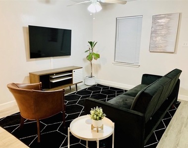 411 Ulrich Street - Photo Thumbnail 2