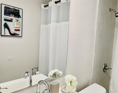 411 Ulrich Street - Photo Thumbnail 17