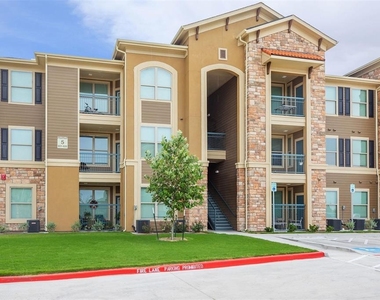 3700 N K Center - Photo Thumbnail 1
