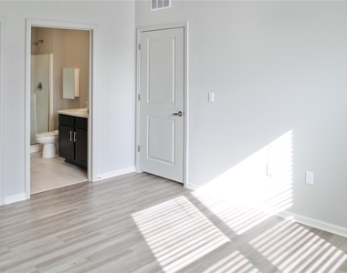 1014 Jefferson View Wy - Photo Thumbnail 4