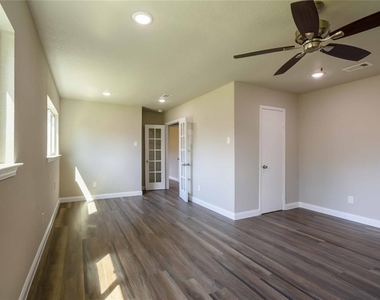 8703 Valley Ledge Drive - Photo Thumbnail 13