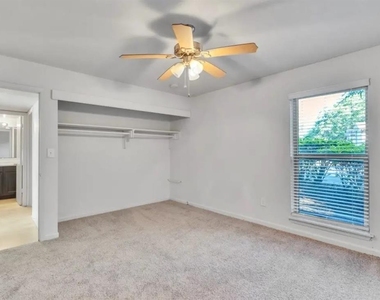 18 Berryhill Rd - Photo Thumbnail 15