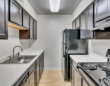 18 Berryhill Rd - Photo Thumbnail 13