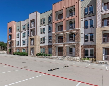 7450 Bluff Springs Rd - Photo Thumbnail 8