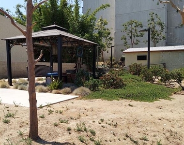 340 S Mesa St - Photo Thumbnail 9