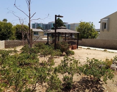 340 S Mesa St - Photo Thumbnail 8