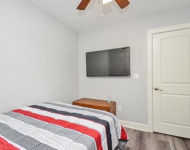 5443 Quail Tree Lane - Photo Thumbnail 23