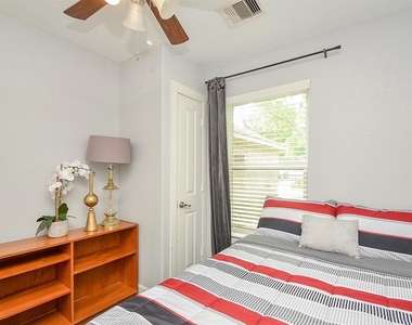 5443 Quail Tree Lane - Photo Thumbnail 24