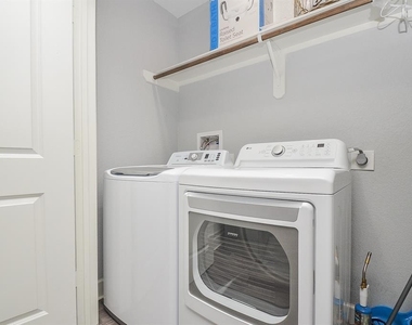 5443 Quail Tree Lane - Photo Thumbnail 2