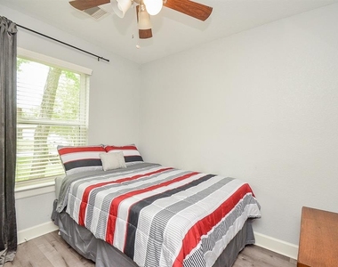 5443 Quail Tree Lane - Photo Thumbnail 22