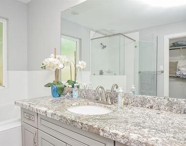 5443 Quail Tree Lane - Photo Thumbnail 6