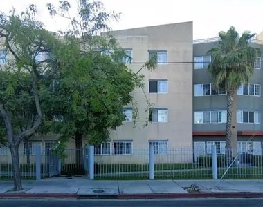 6050 S Western Ave - Photo Thumbnail 4