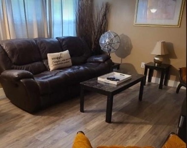 302 Kings Port Street - Photo Thumbnail 14