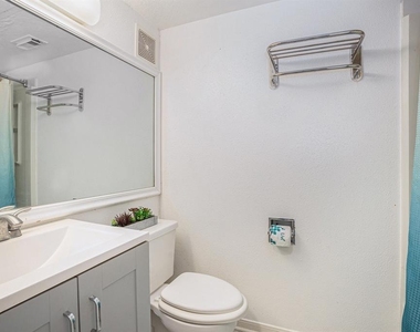6300 Seawall Boulevard - Photo Thumbnail 12