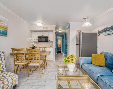 6300 Seawall Boulevard - Photo Thumbnail 3
