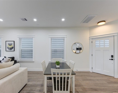 3406 Garapan Street - Photo Thumbnail 10