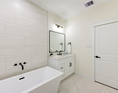 3406 Garapan Street - Photo Thumbnail 24