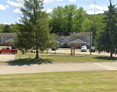 710 N Pennsylvania Ave - Photo Thumbnail 1