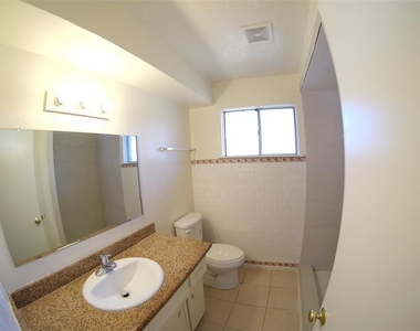 12510 Bexley Drive - Photo Thumbnail 10