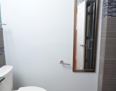 15703 Jersey Drive - Photo Thumbnail 9