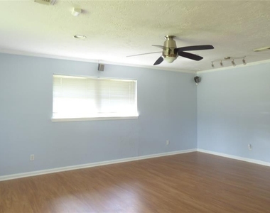 15703 Jersey Drive - Photo Thumbnail 1