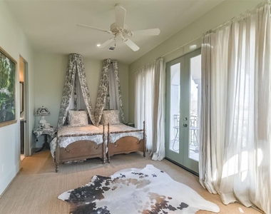 2712 Ferndale Street - Photo Thumbnail 27
