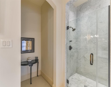 2712 Ferndale Street - Photo Thumbnail 23