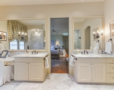 2712 Ferndale Street - Photo Thumbnail 25