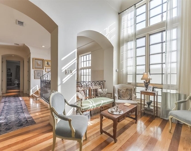 2712 Ferndale Street - Photo Thumbnail 11
