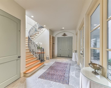 2712 Ferndale Street - Photo Thumbnail 6