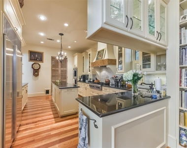 2712 Ferndale Street - Photo Thumbnail 14