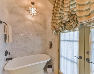 2712 Ferndale Street - Photo Thumbnail 24