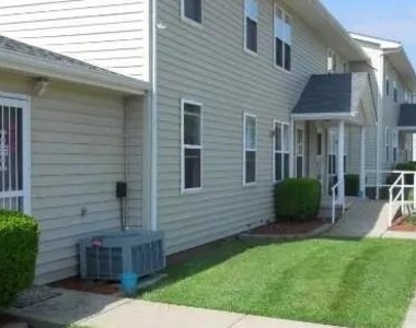 77 Morgan Dr - Photo Thumbnail 4