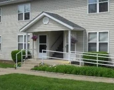 77 Morgan Dr - Photo Thumbnail 6