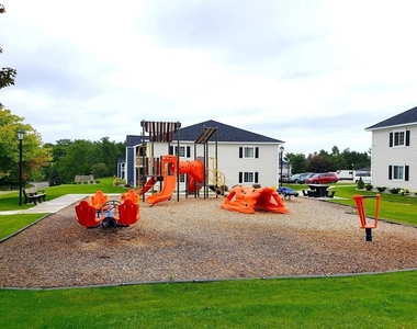 1301 Crestview Dr - Photo Thumbnail 5